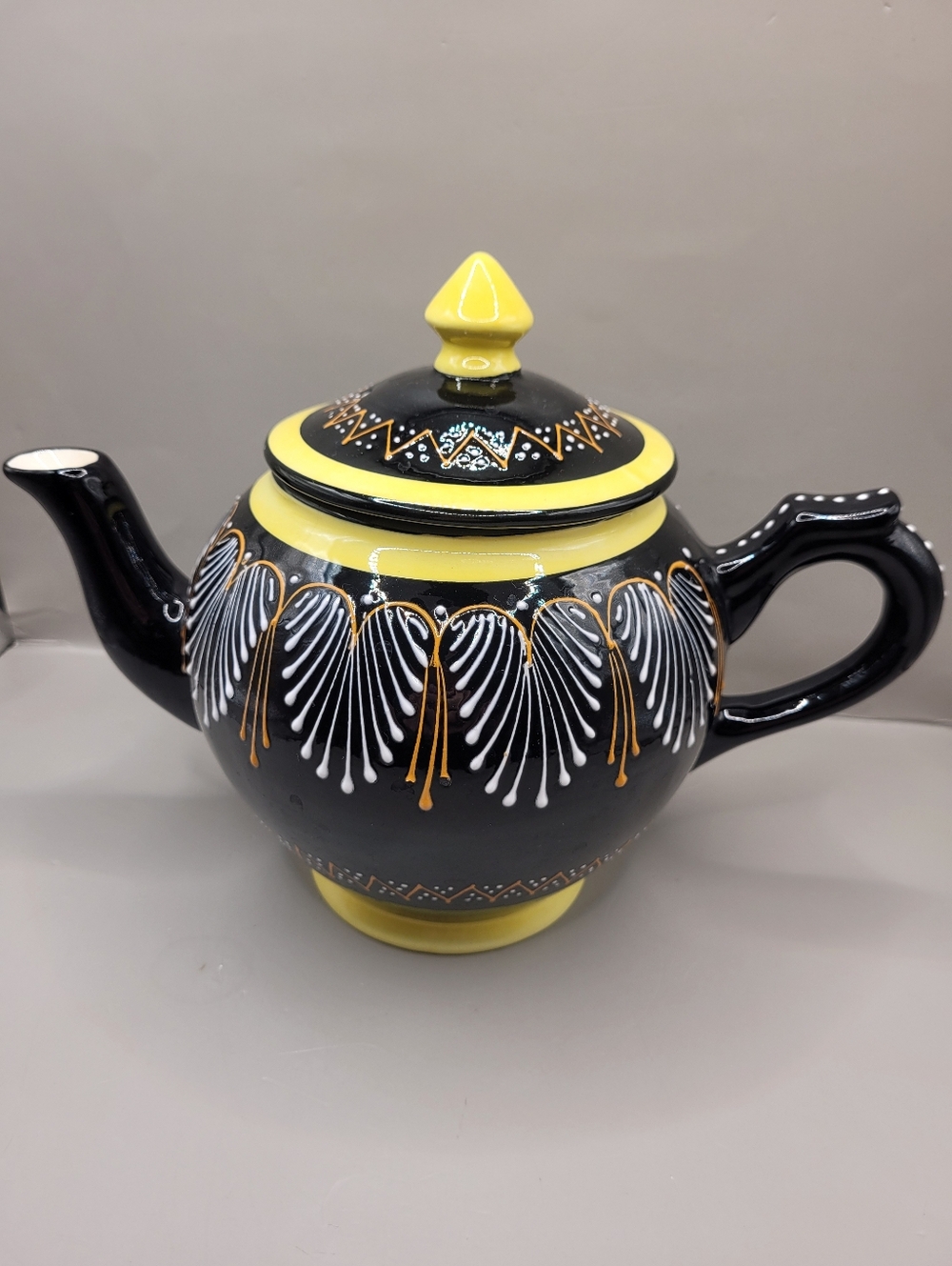 Vintage Quimper HB Faience Teapot Hand Painted Black Yellow 9.5”